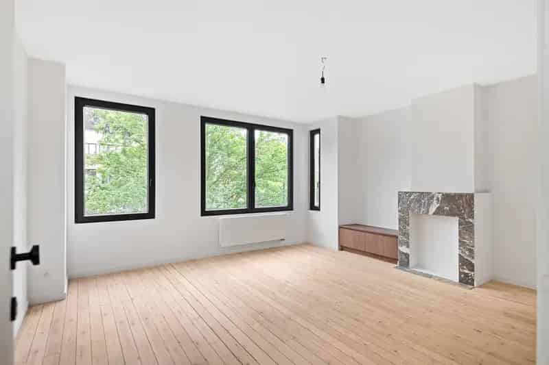 Gerenoveerd Appartement Mortsel 76m2 1 Slaapkamer Terras