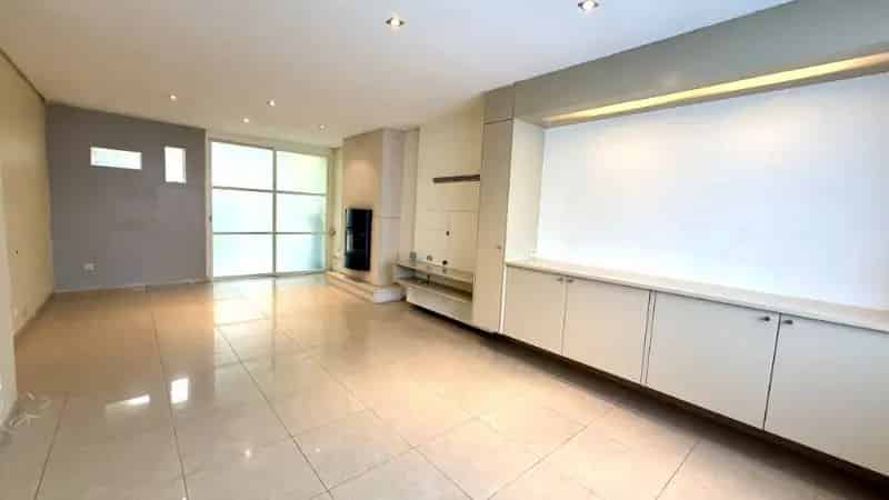 Gezellige Rijwoning 4 Kamers Garage