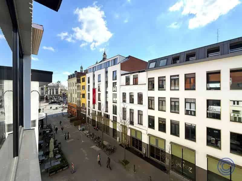 Antwerpen Centrum: Instapklaar Handelspand met 3 Airbnb Studio's