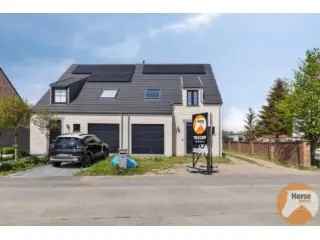 Huis te Koop Torhout - Moderne HOB met Paardenstallen