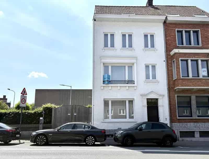 Herenhuis te koop 5 slaapkamers tuin oprit nabij station