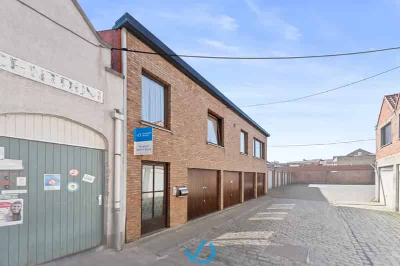Opbrengsteigendom Ieper Centrum: Appartement 4 Garages