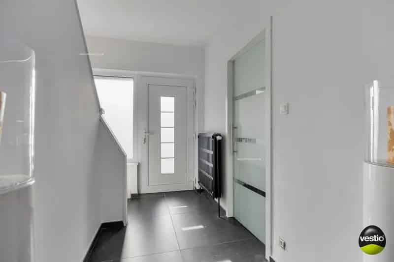 Ruime gezinswoning te koop Riemst 3 slaapkamers gerenoveerd