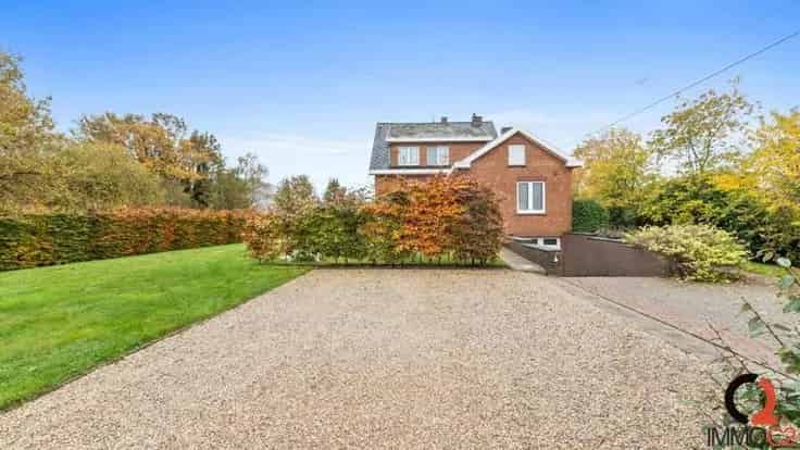 Huis Te Koop in Hulst-Tessenderlo: Rustige Woning met Mogelijkheden