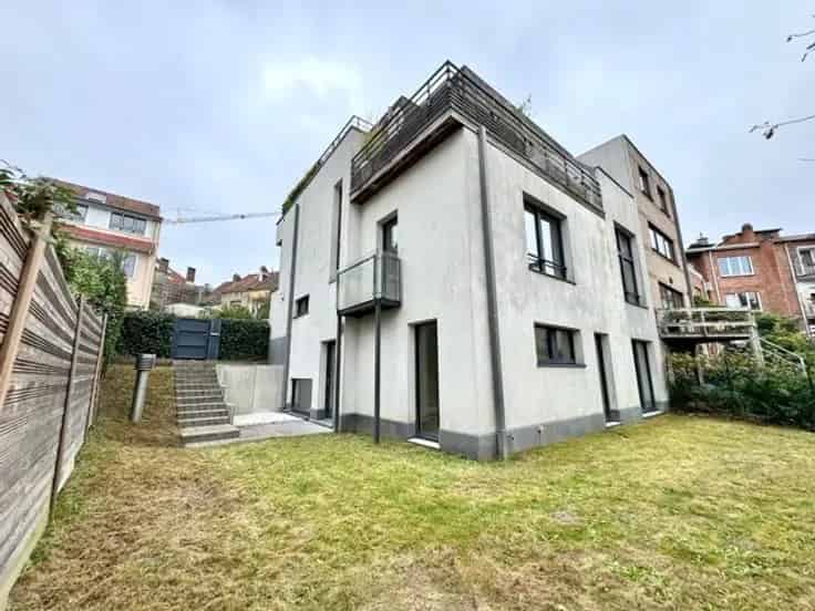 Huis Te Koop Ukkel  A++ Energie-efficiënt 4 slaapkamers