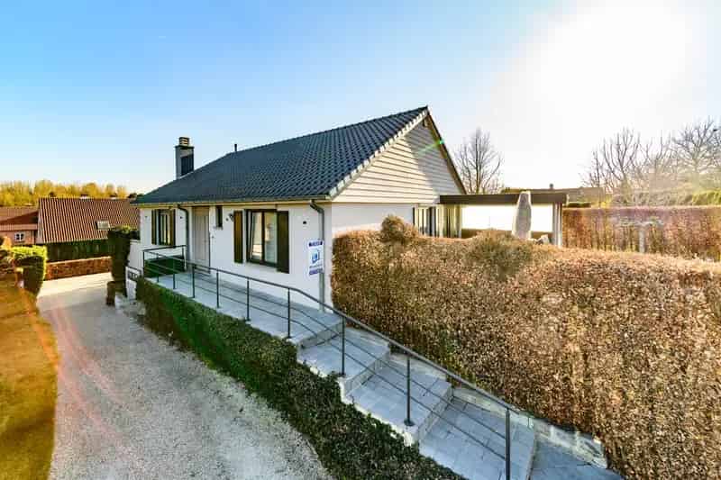 Ruime Villa te Geraardsbergen met 3 slaapkamers en 2 badkamers