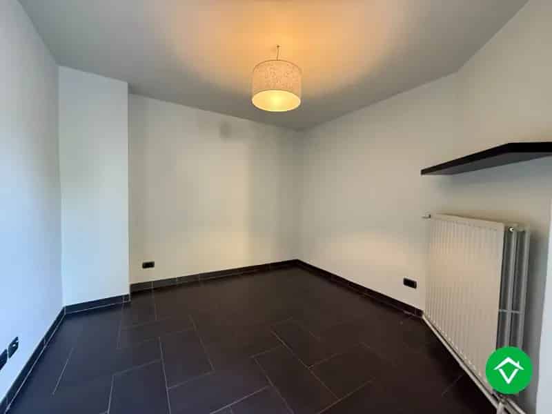 Ruime woning 5 slaapkamers Zwevezele