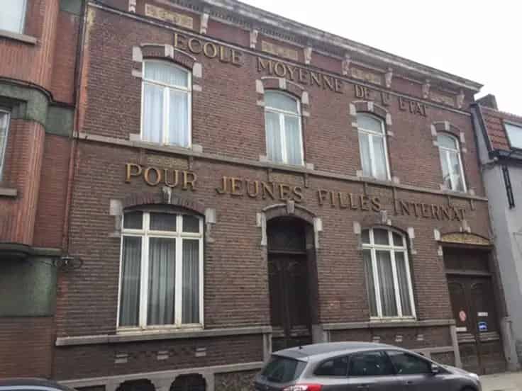 Herenhuis Gosselies 7 slaapkamers te renoveren
