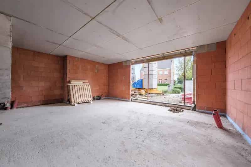 Casco woning te Oppuurs: Rust, ruimte en zelf-afwerking