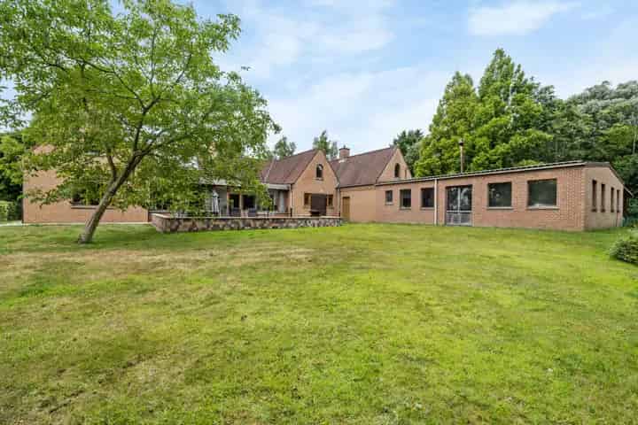Ruime Villa te Koop in Aalter