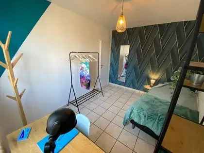 Charleroi Centrum Co-housing 3 slaapkamers Volledig Gemeubileerd