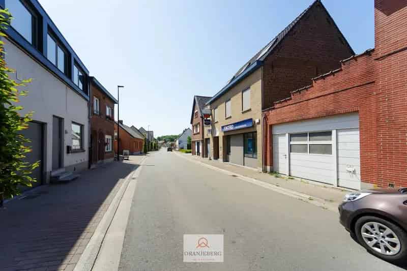 Ideaal te renoveren rijwoning + werkplaats + garage + tuin voor 591m²
