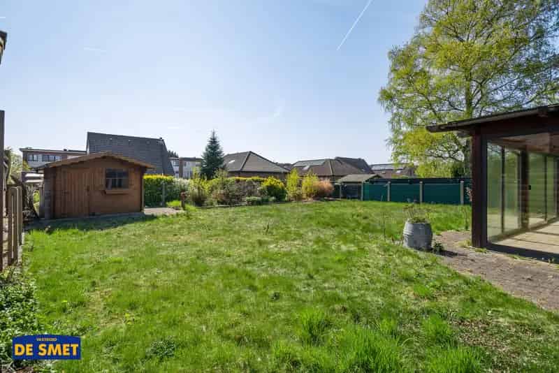 Volledig te renoveren HOB met magazijn en zuidtuin