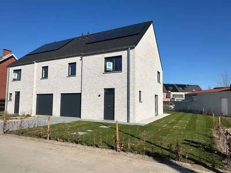 Ruime Halfopen Nieuwbouwwoningen Blaasveld