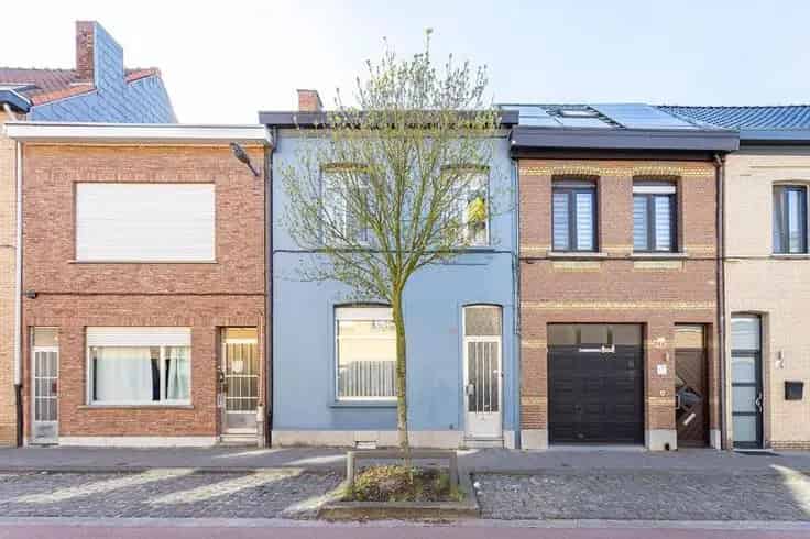 Te renoveren gezinswoning met tuin Hoboken