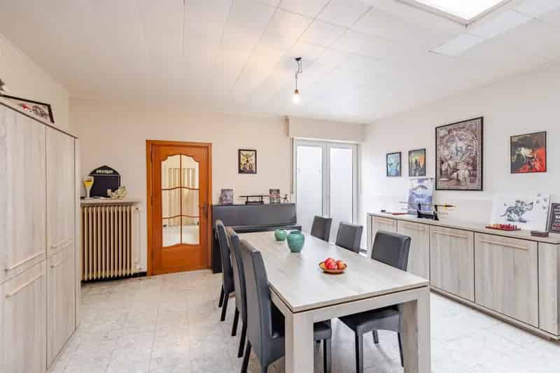Op te frissen woning met 4 slks en tuin