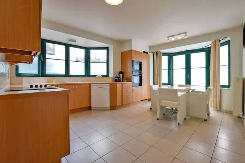 Halfopen Bebouwing te Diksmuide - 3 slaapkamers - Garage - Tuin
