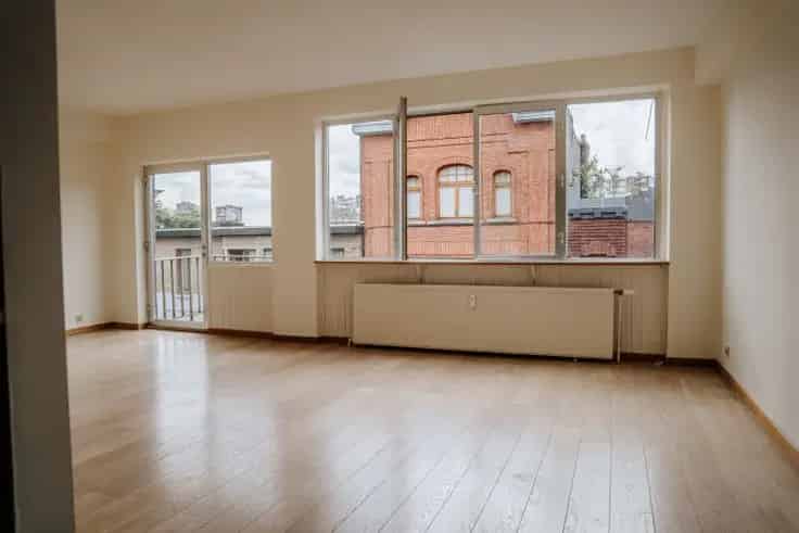 Appartement 2 slaapkamers te koop met huurder