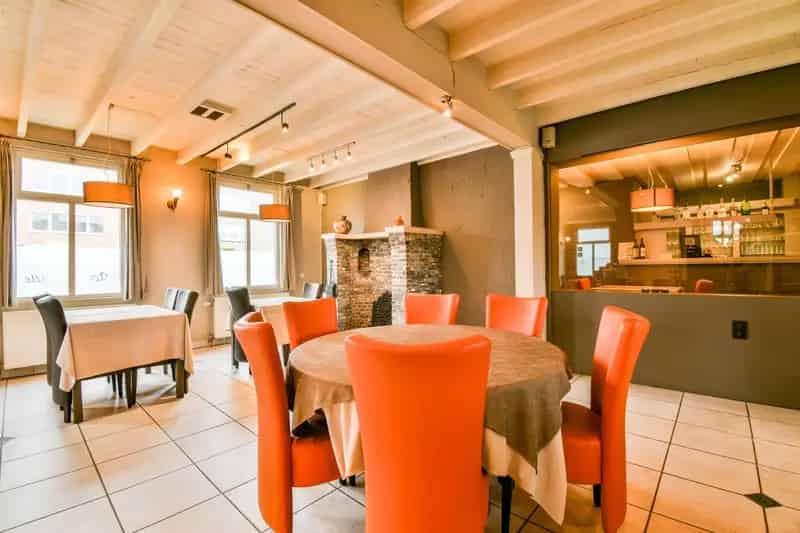 Huis te koop Oostkamp: Horecazaak met appartement