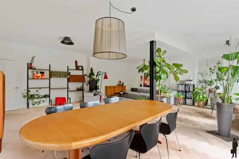 Ruime woning 6 slaapkamers 2 badkamers 250m²