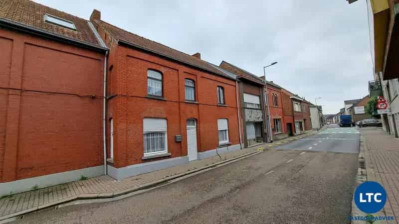 Te renoveren woning met 3 slaapkamers en grote koer Zichem