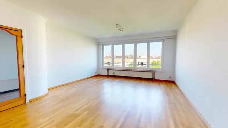 Appartement te Schaerbeek 2 slaapkamers gerenoveerd