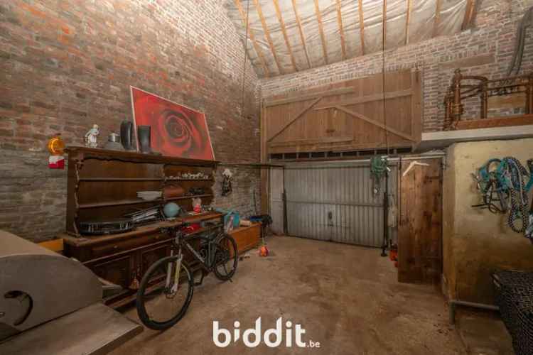 Te renoveren woning Rolstraat 16