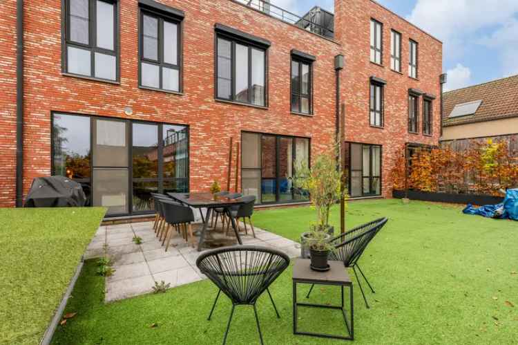 Appartement te koop gelijkvloers 2 slaapkamers tuin