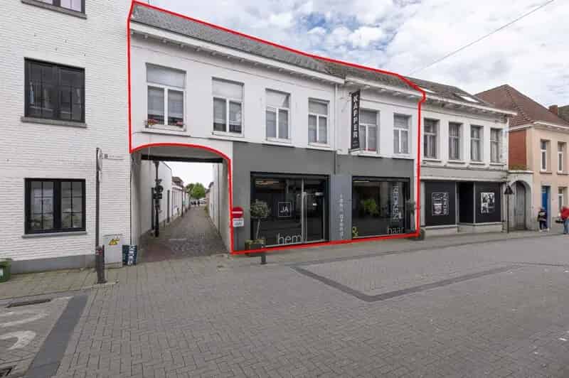Handelspand met Appartement te Hoogstraten