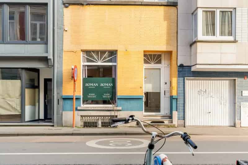 Huis te koop Gent Visserij: Op te frissen handelshuis