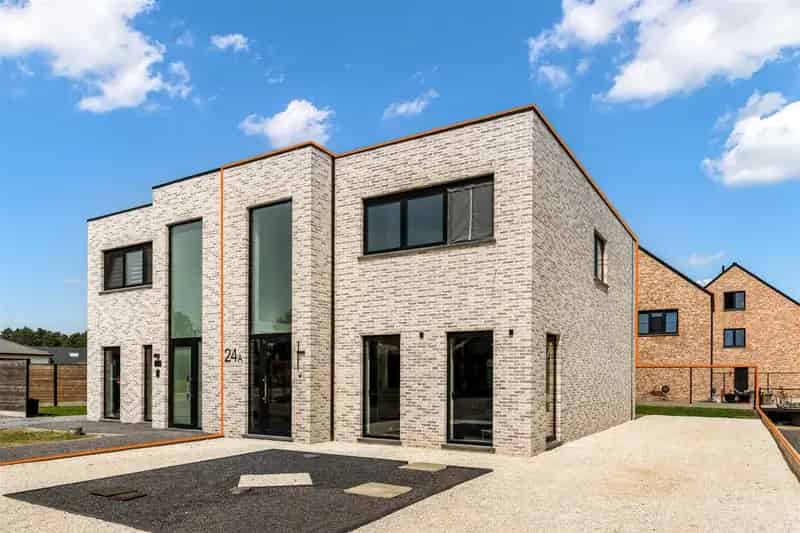 Huis te huur 3 slaapkamers Recente woning kwalitatieve afwerking