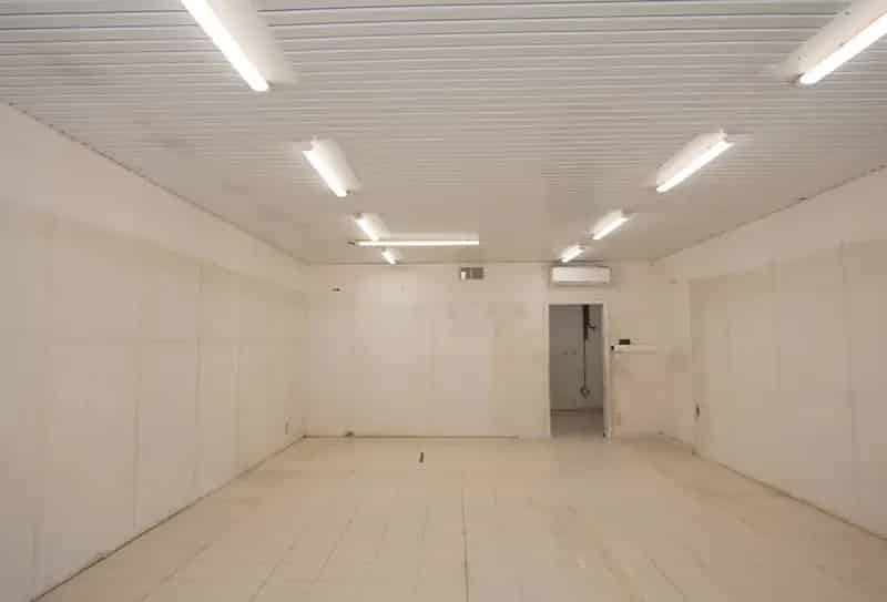 Handelspand met Parking Centraal Gelegen