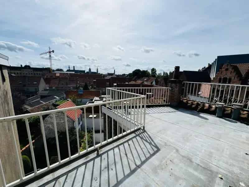 Te Koop Brugge: Eclectisch Burgerhuis met 2 slaapkamers en Dakterras