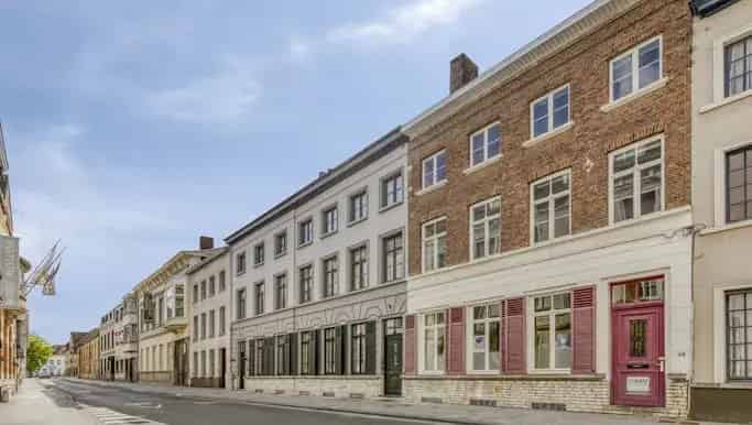 Kantoorgebouw te koop Kortrijk Centrum 320m²