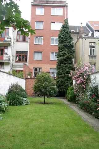 Te koop appartement in Brussel met ruime indeling nabij Square Marie-Louise