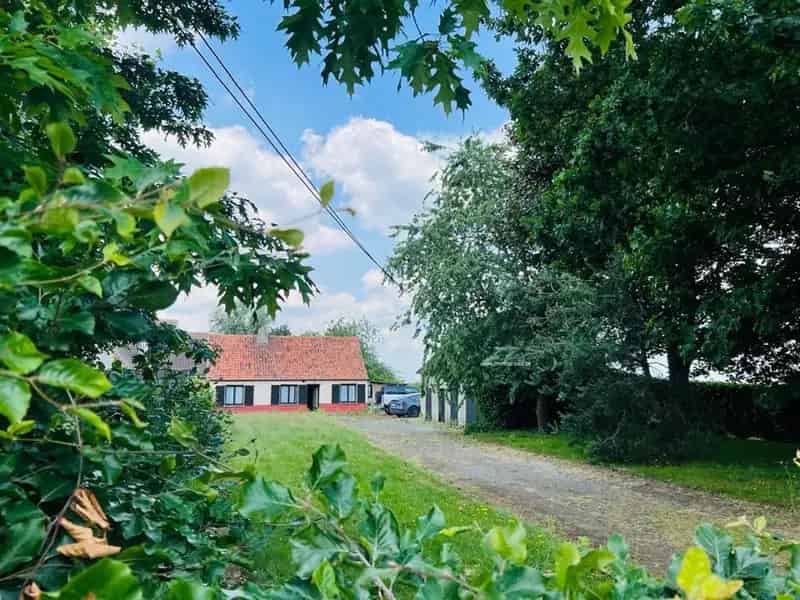 Te renoveren hoeve 2 slaapkamers landelijk gelegen