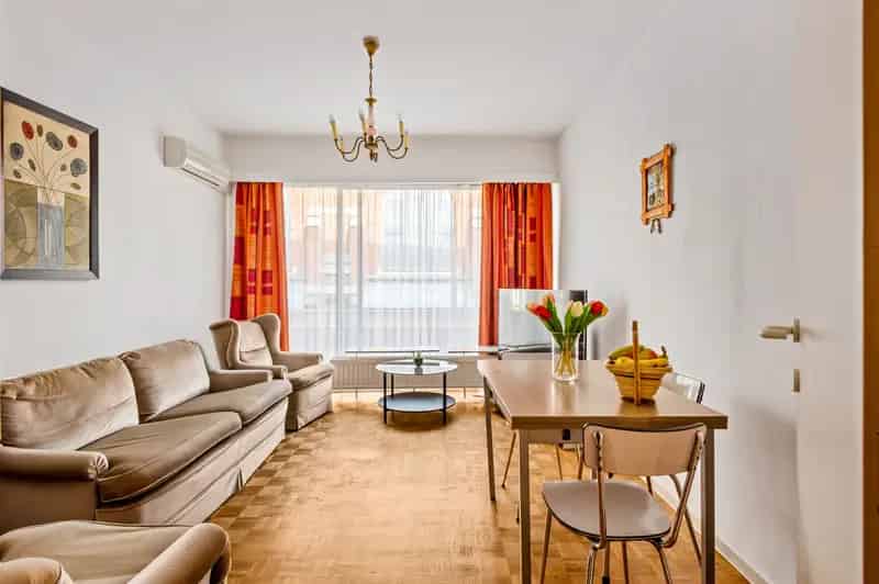 Appartement te koop Antwerpen: Zonnig appartement met terras