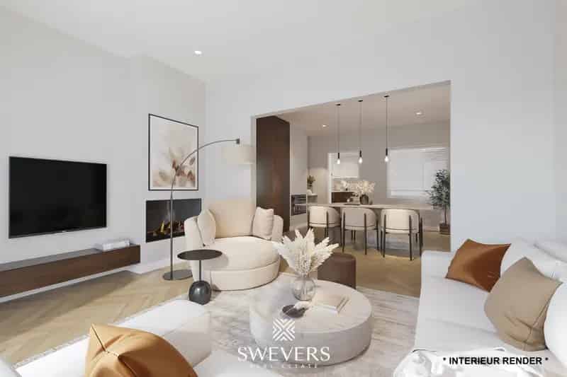 Ruime Halfopen Woning Borgloon Renovatiepotentieel
