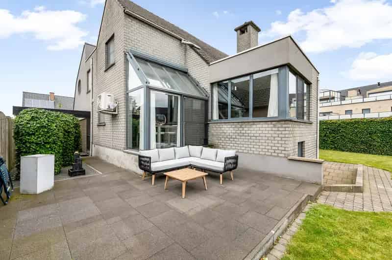 Ruime Architectenwoning te Huur met 4 slaapkamers en Garage