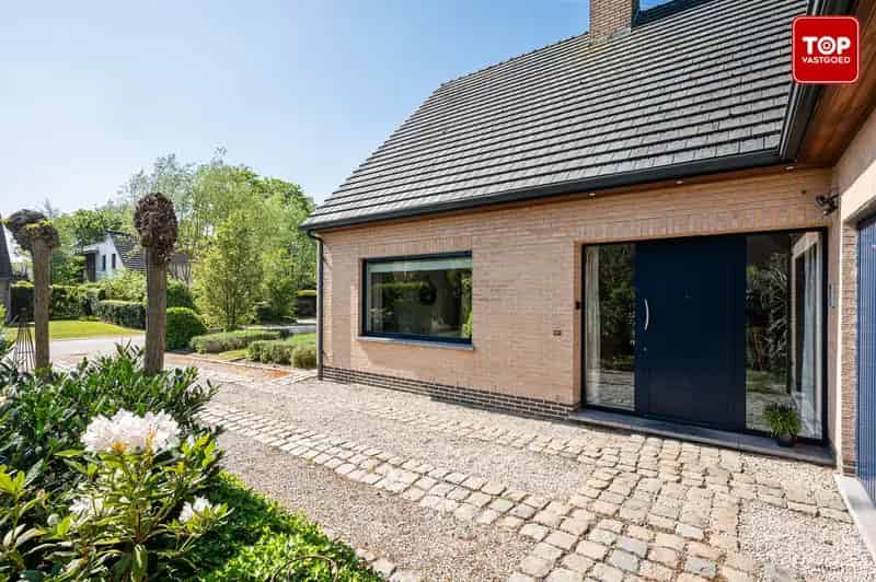 Villa met 6 slaapkamers en prachtige tuin