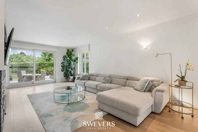 Huis te koop Wellen 7 slaapkamers praktijkruimte