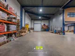 Industrie te koop Bree 850m² bedrijfshal