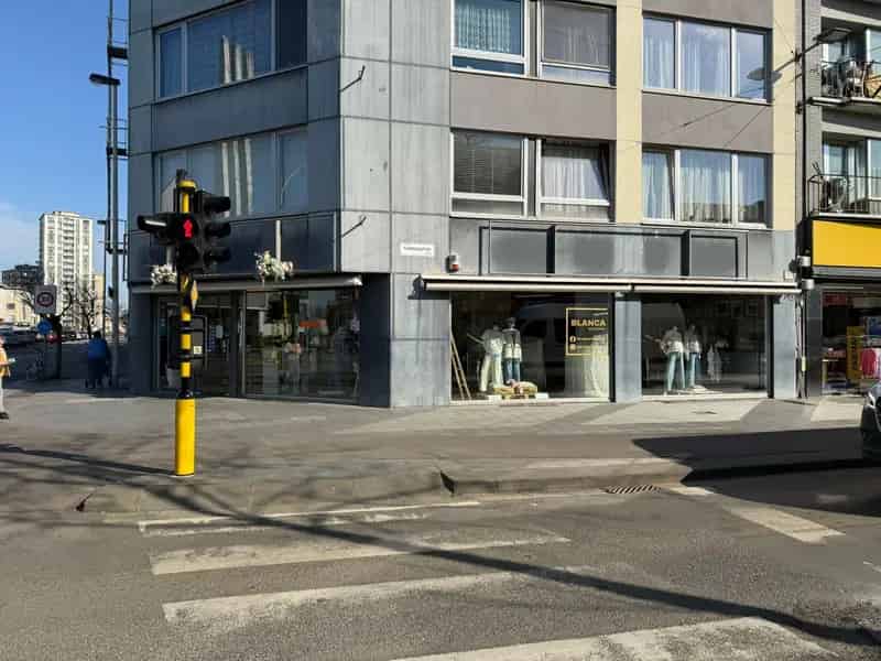 Hoekpand Te Huur Deurne Toplocatie Maximale Visibiliteit