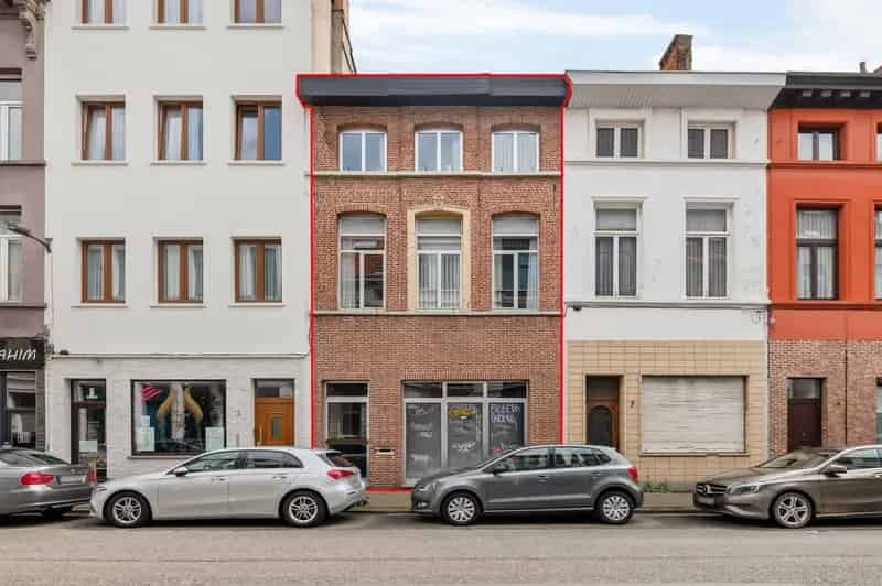 Huis te renoveren 205m² 3 slaapkamers Borgerhout