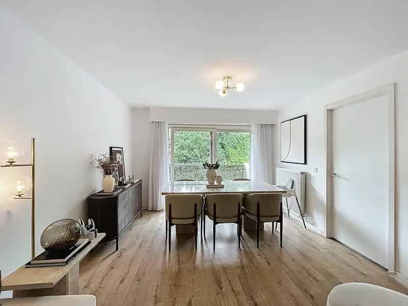 2 Slaapkamer Appartement te Anderlecht 96m2 Terras Garage
