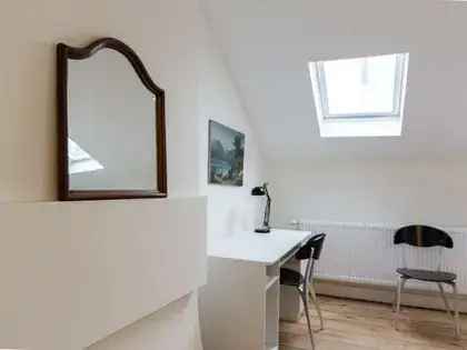 9 Kamers te Huur in Gerenoveerde Maison Bourgeoise