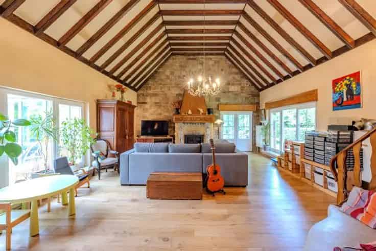Huis Te Koop: 5 Slaapkamers, Ruime Woning Nabij Emblem