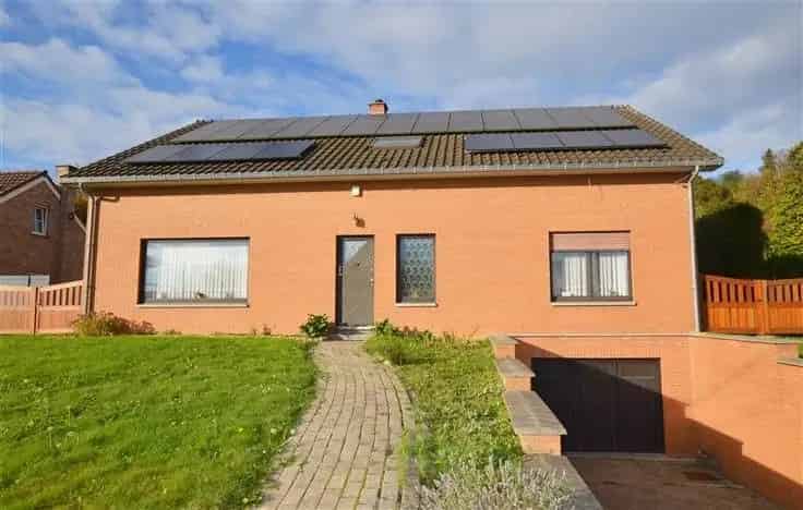 Villa Te Koop 4 slaapkamers - Zonnepanelen - Volledig ingerichte kelder