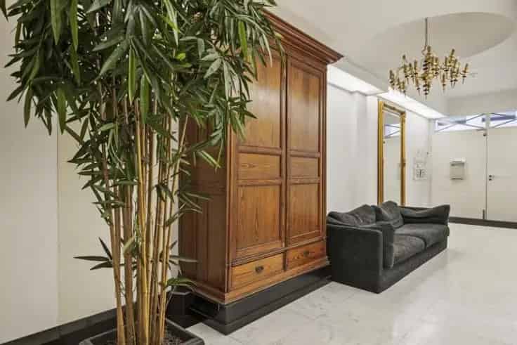 Huis Te Koop Brussel: Opbrengsteigendom met 8 Studio's en Penthouse