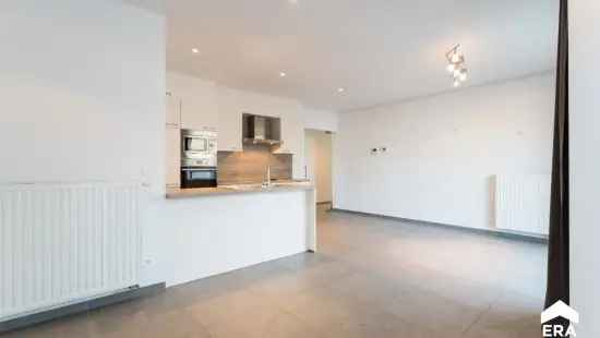 Recent appartement met 2 slaapkamers en staanplaats